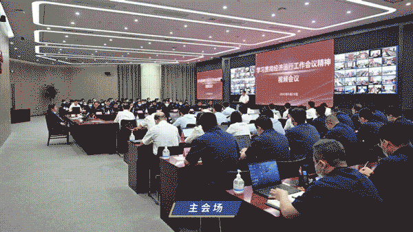 b0bdd40b3aaa256eab8781336f1b6d3d.gif