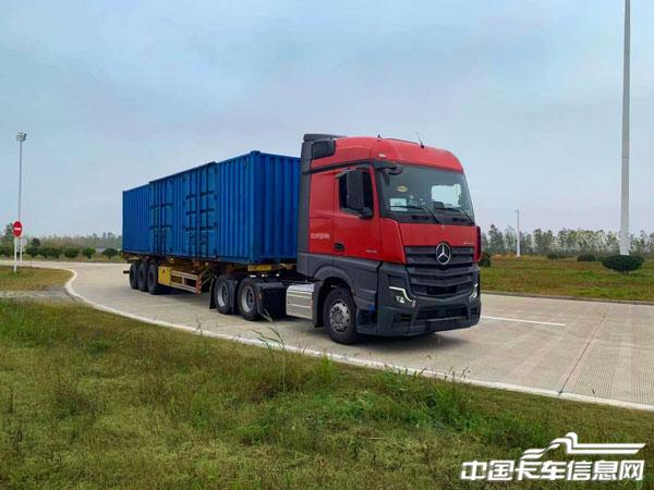 3、梅赛德斯-奔驰国产重卡Actros-6×4公路牵引车进行测试.jpg